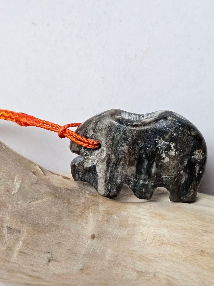 獣形　家畜獣 縞 勾玉