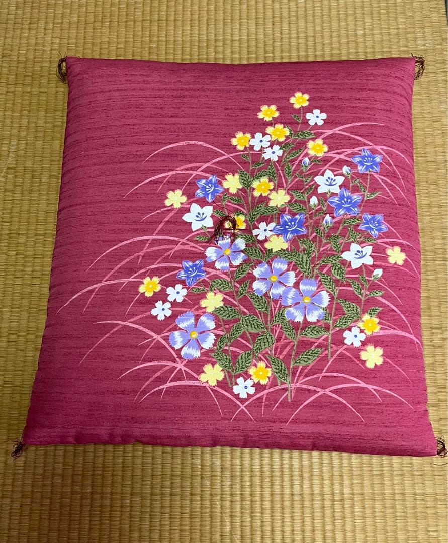 【新品未使用】高級綿入り座布団　５枚組　森英恵　５５センチ