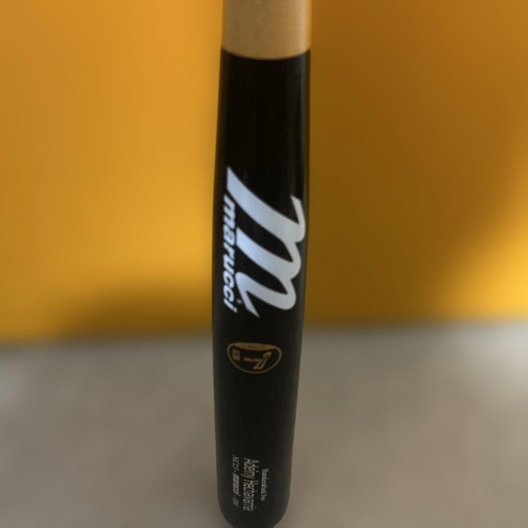 マルッチ 木製硬式バット 使用感あり 千葉ロッテマリーンズ　エチバリア選手