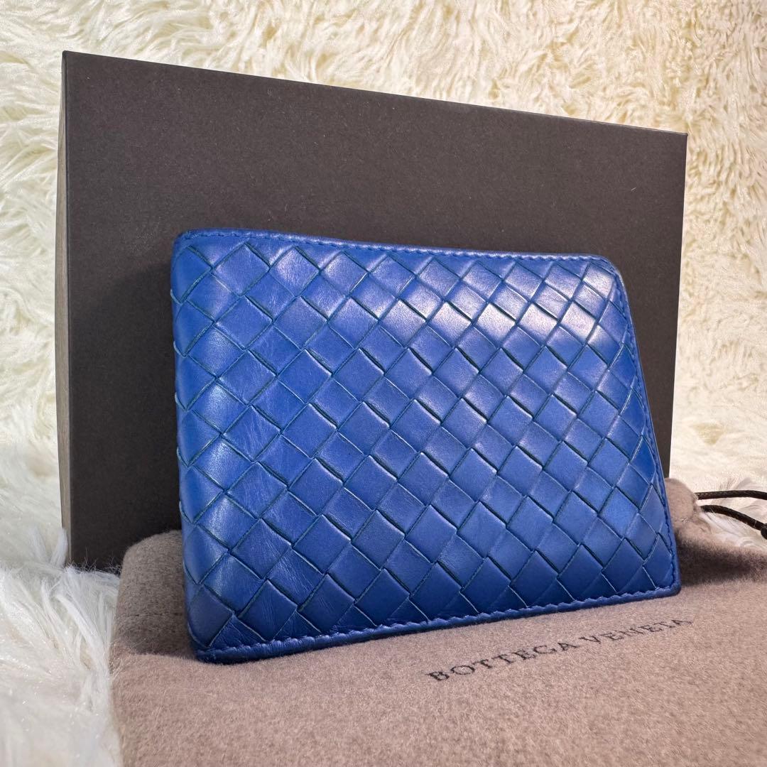 BOTTEGA VENETA 青 レザー 二つ折り財布 イントレチャート