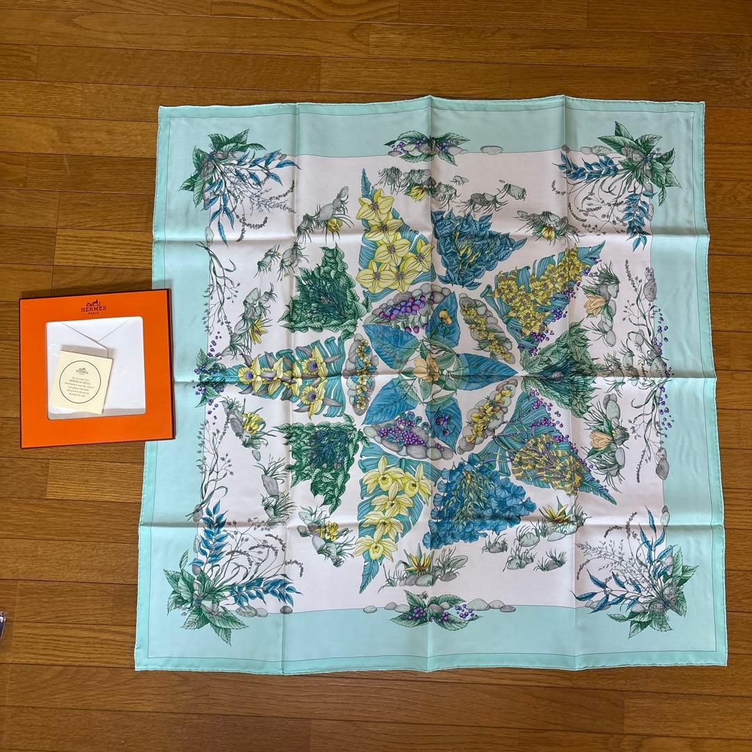エルメス　スカーフ　スカイブルー系　花柄爽やか美品