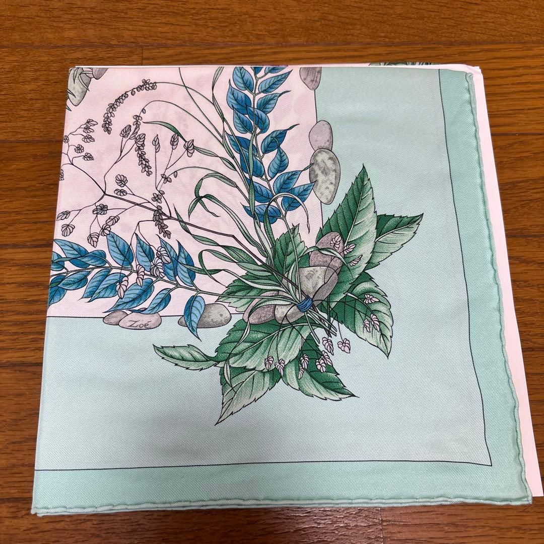 エルメス　スカーフ　スカイブルー系　花柄爽やか美品