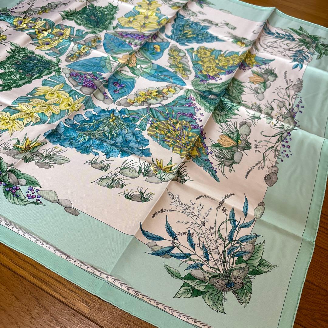 エルメス　スカーフ　スカイブルー系　花柄爽やか美品
