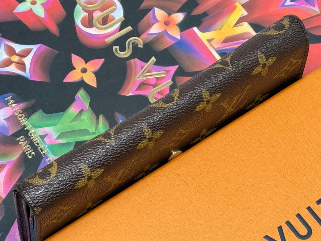 LOUIS VUITTONルイヴィトン　6枚カード入れ付き二つ折り長財布