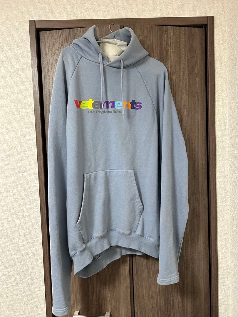 VETEMENTS パーカー 【18ss】