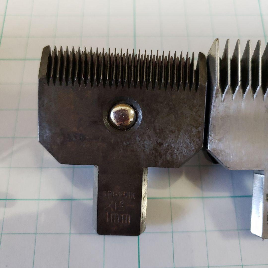 TAPIO バリカン 赤 　　(替刃３個おまけ付き)　スピーディック