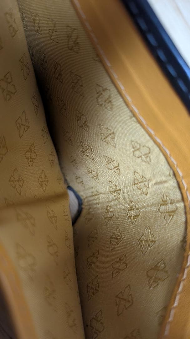 ETTINGER（エッティンガー）二つ折り財布 小銭入れ付