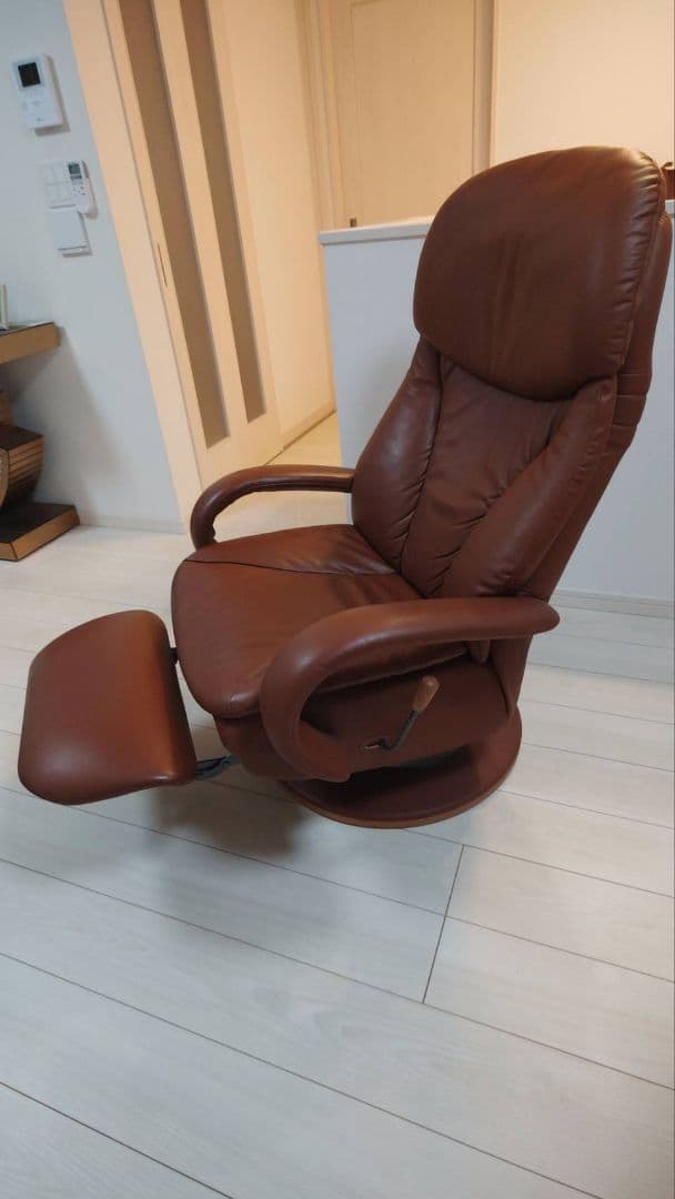 カリモク　リクライニングチェアー　１人掛け