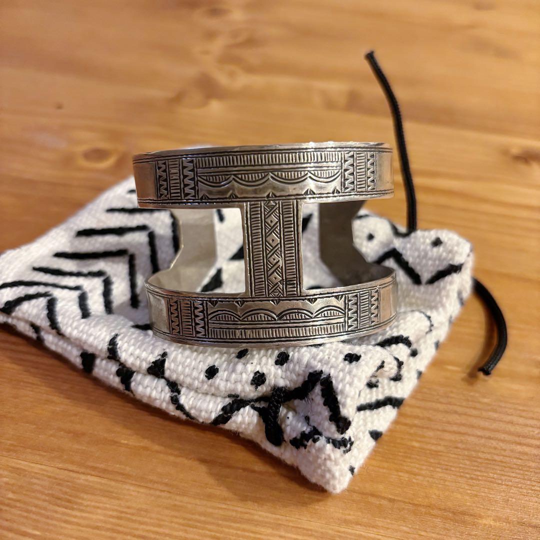 美品　トゥアレグ　インディアンジュエリー　シルバー　H型　バングル　ブレスレット