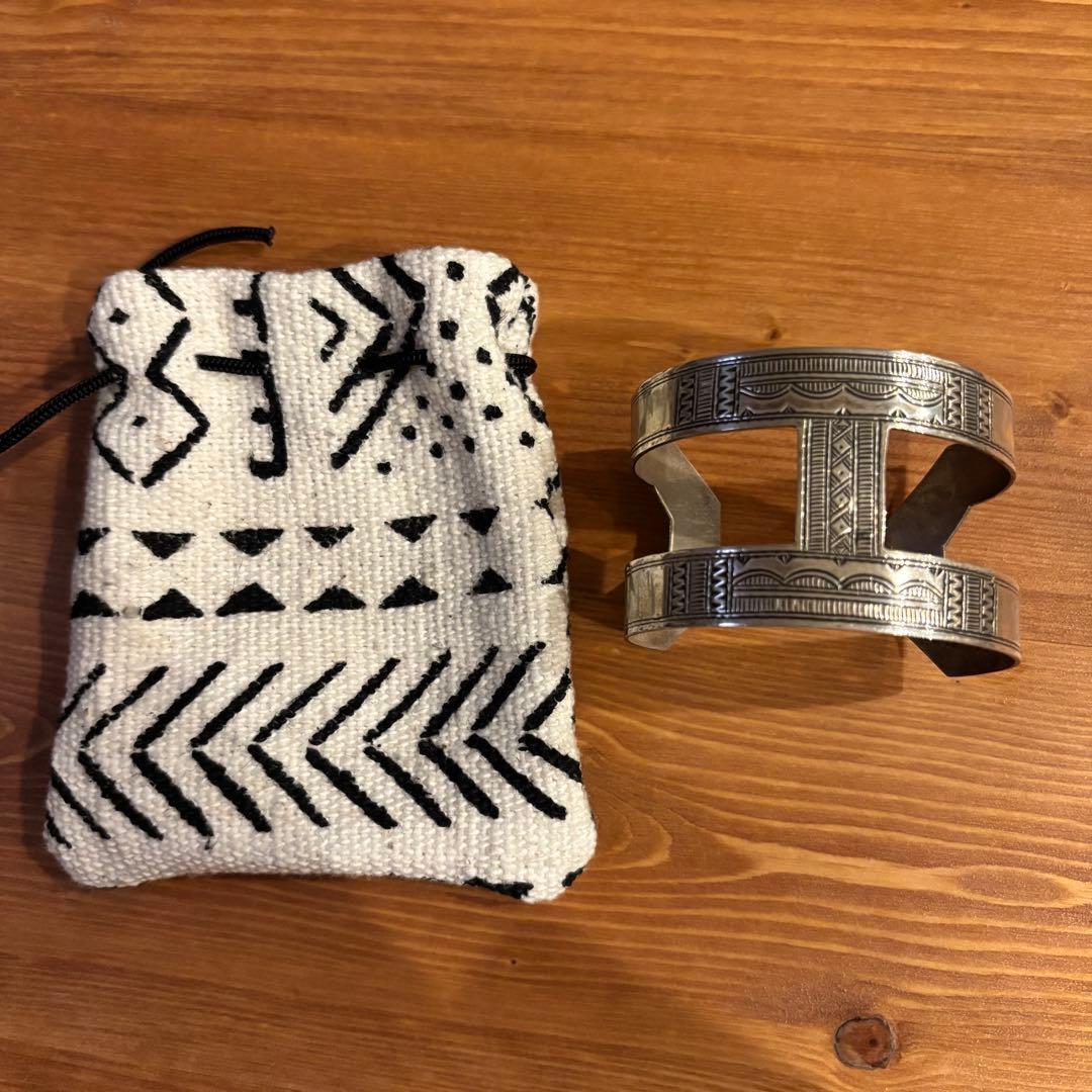 美品　トゥアレグ　インディアンジュエリー　シルバー　H型　バングル　ブレスレット