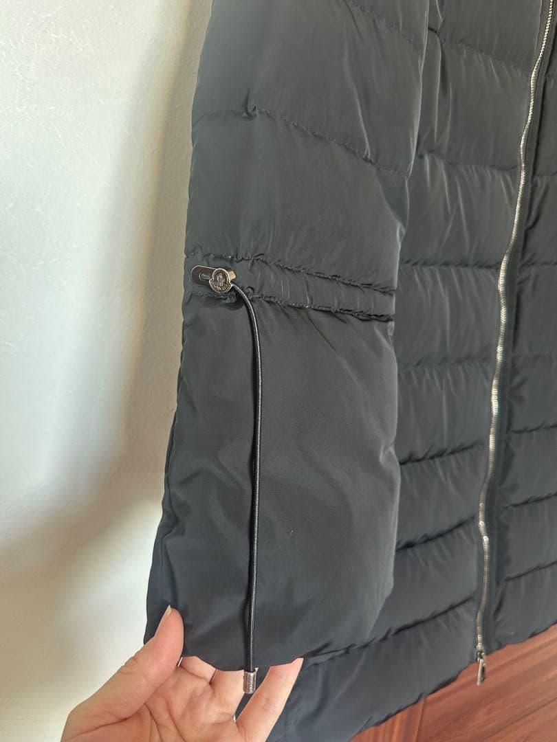 MONCLER BELIAブラック ダウンジャケット