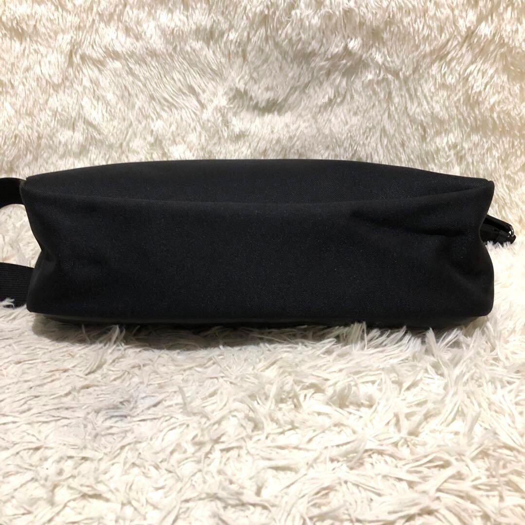 未使用☆ハンティングワールド ショルダーバッグ メッセンジャーバッグ ブラック