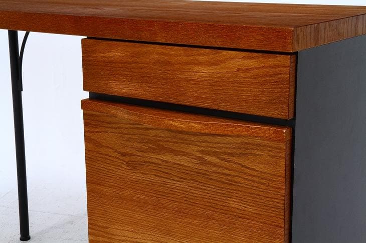 《新品・送料無料》デスク　レアル