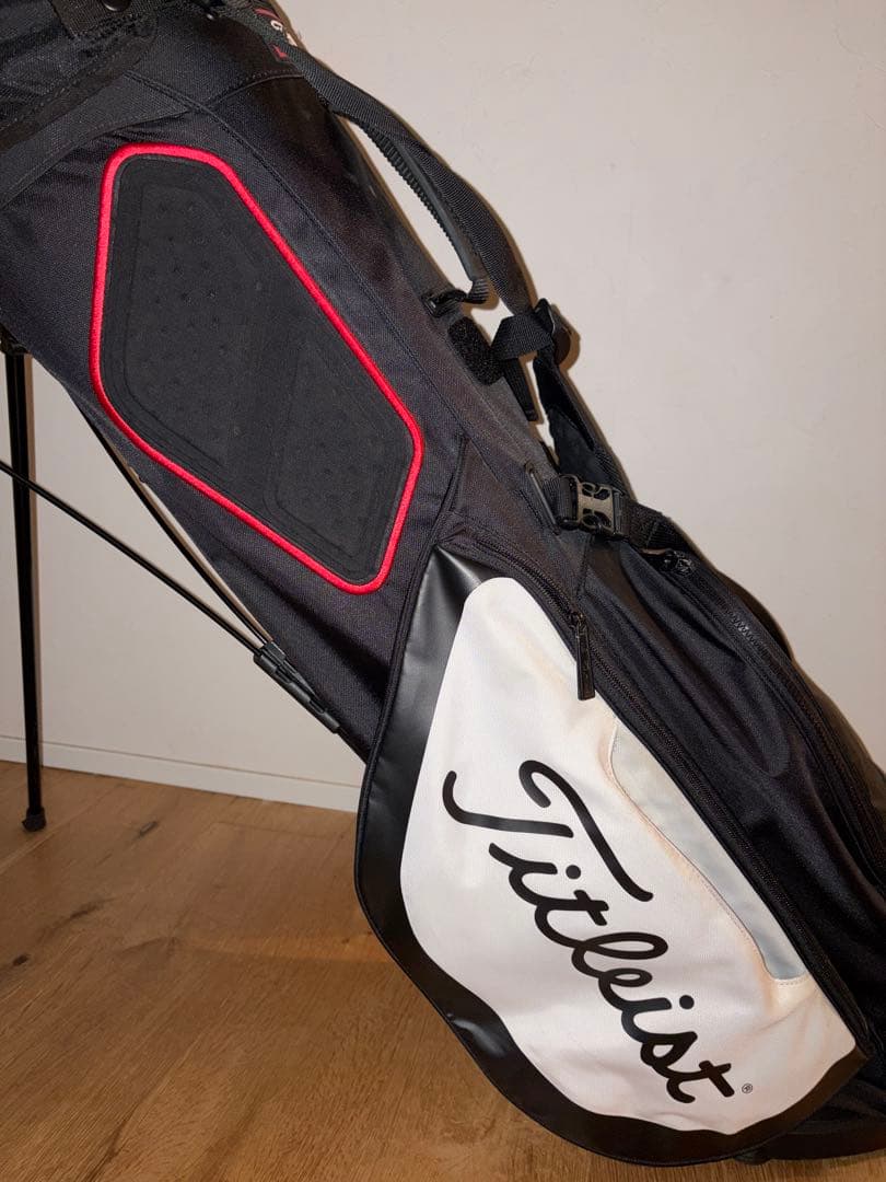 Titleist プレイヤーズ4 スタンドキャディバッグ 黒/白　8.5型