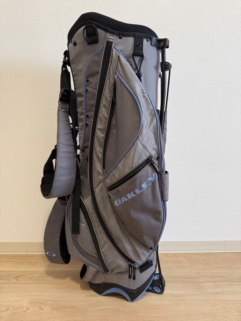Oakley グレー スタンドキャディバッグ