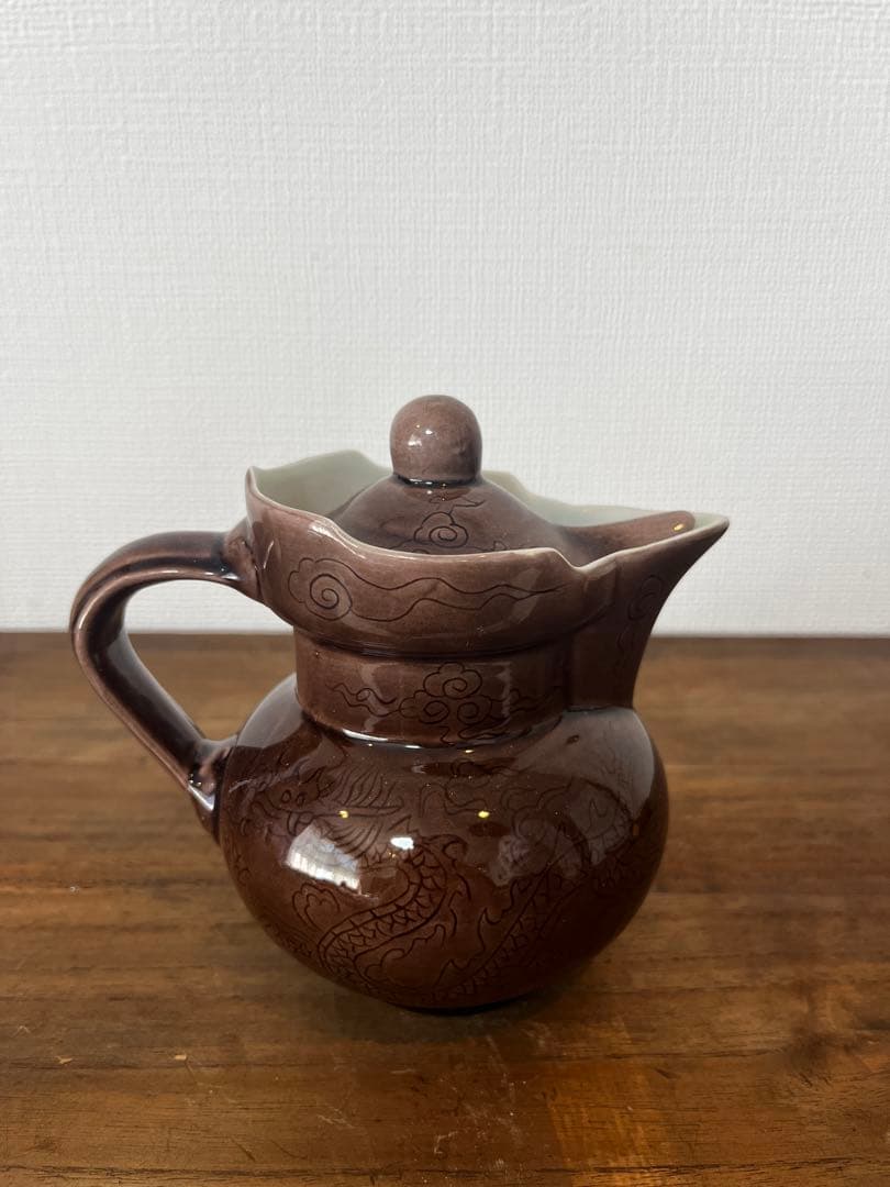 明時代　紫釉龍文僧帽壷　大明成化年製