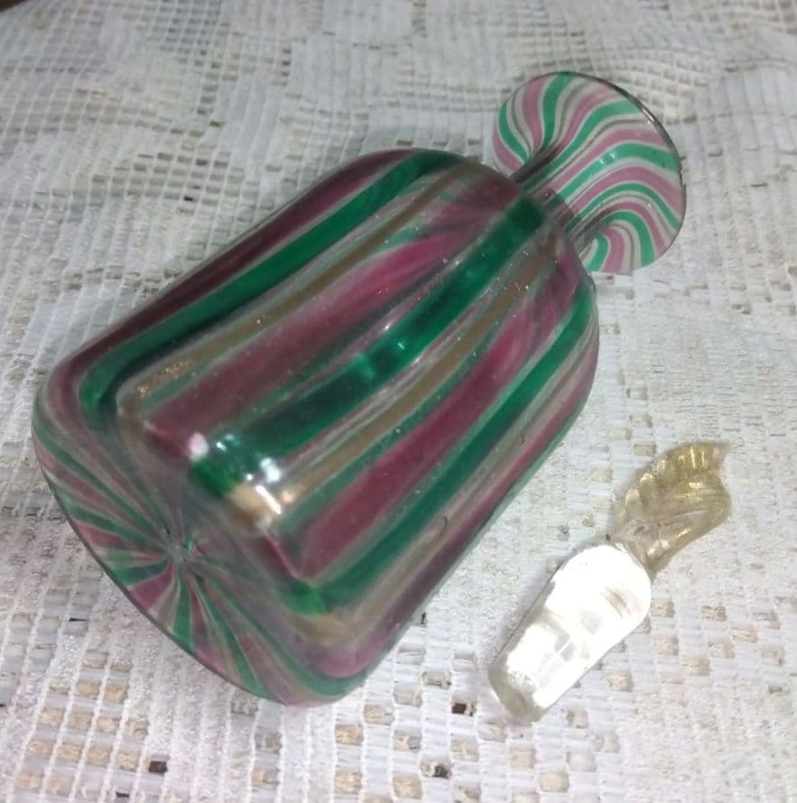 ベネチアングラスの香水瓶・小型のボトル　　　　　　　　　（新品未使用）