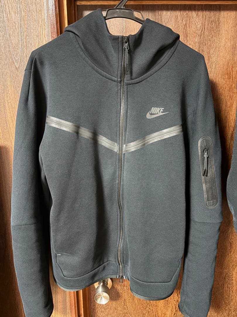 Nike テックフリース旧型　上Lサイズ　下Mサイズ　廃盤