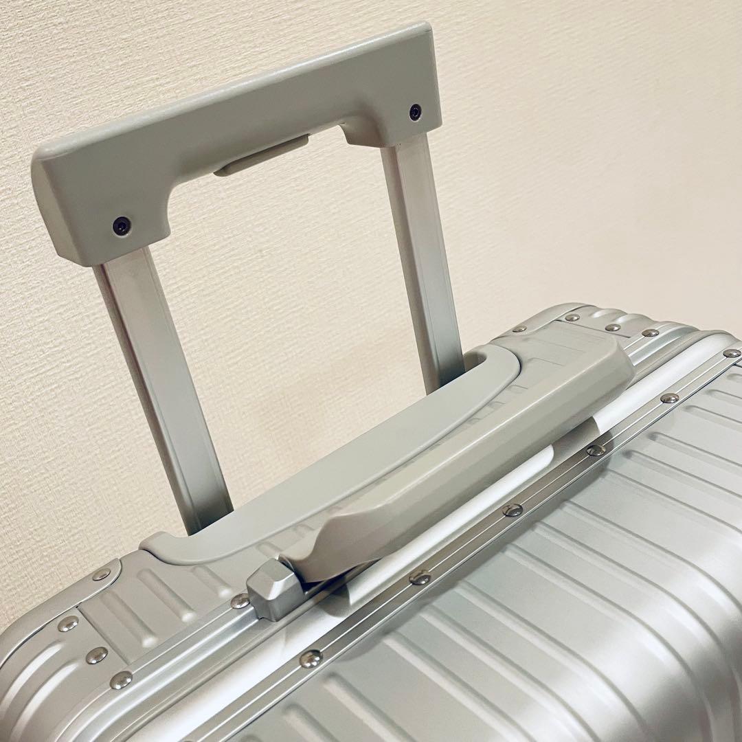 メルセデス・ベンツ　アルミ　スーツケース　キャリーケース　32L 4輪　未使用