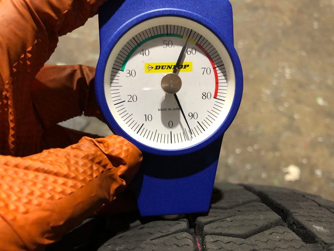 ブリヂストン　195/80R15 LT ハイエース　スタッドレスタイヤ 4本