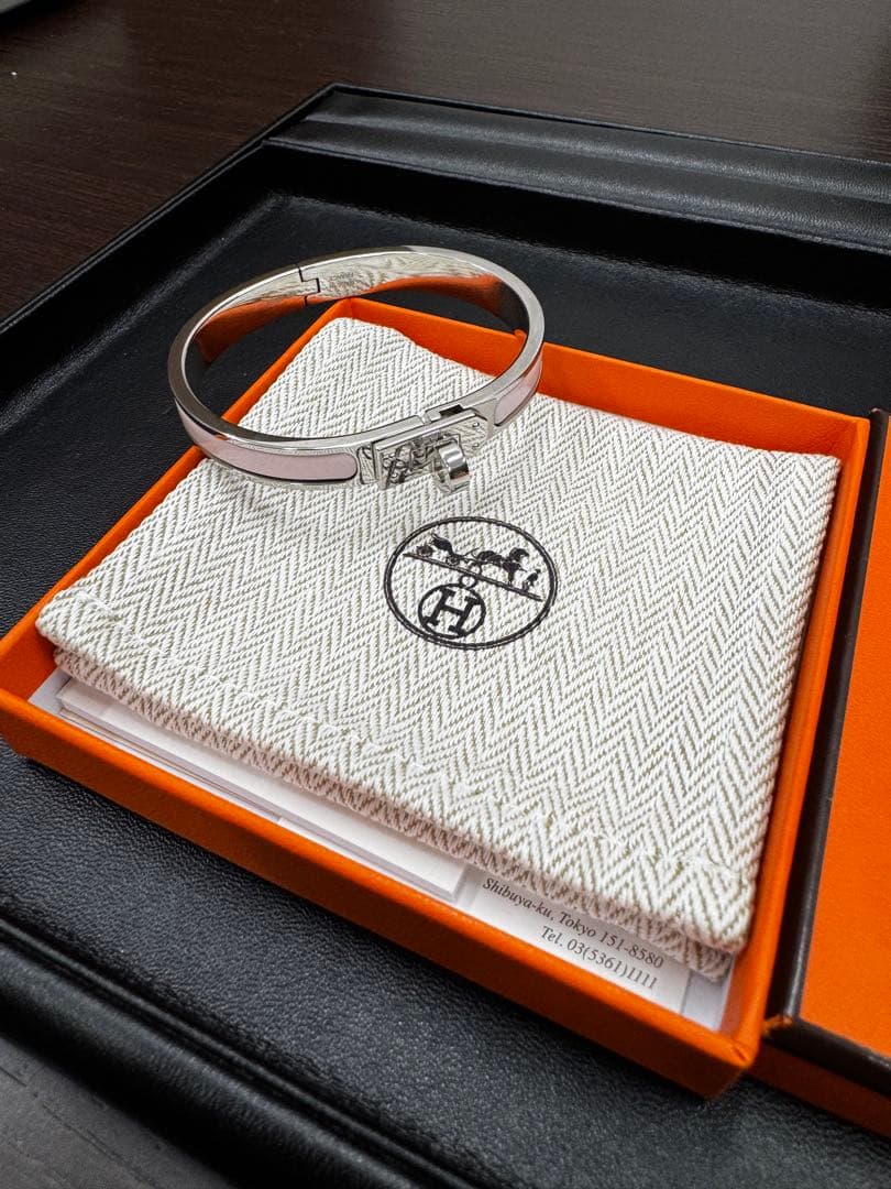 エルメス エナメルブレスレット 《ミニ・クリック・ケリー》