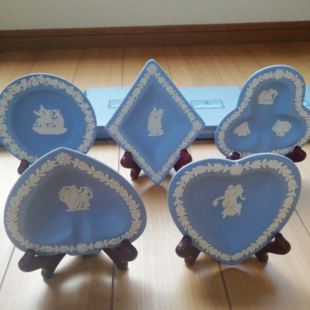 ウェッジウッド　青い陶器の置物セット 5枚