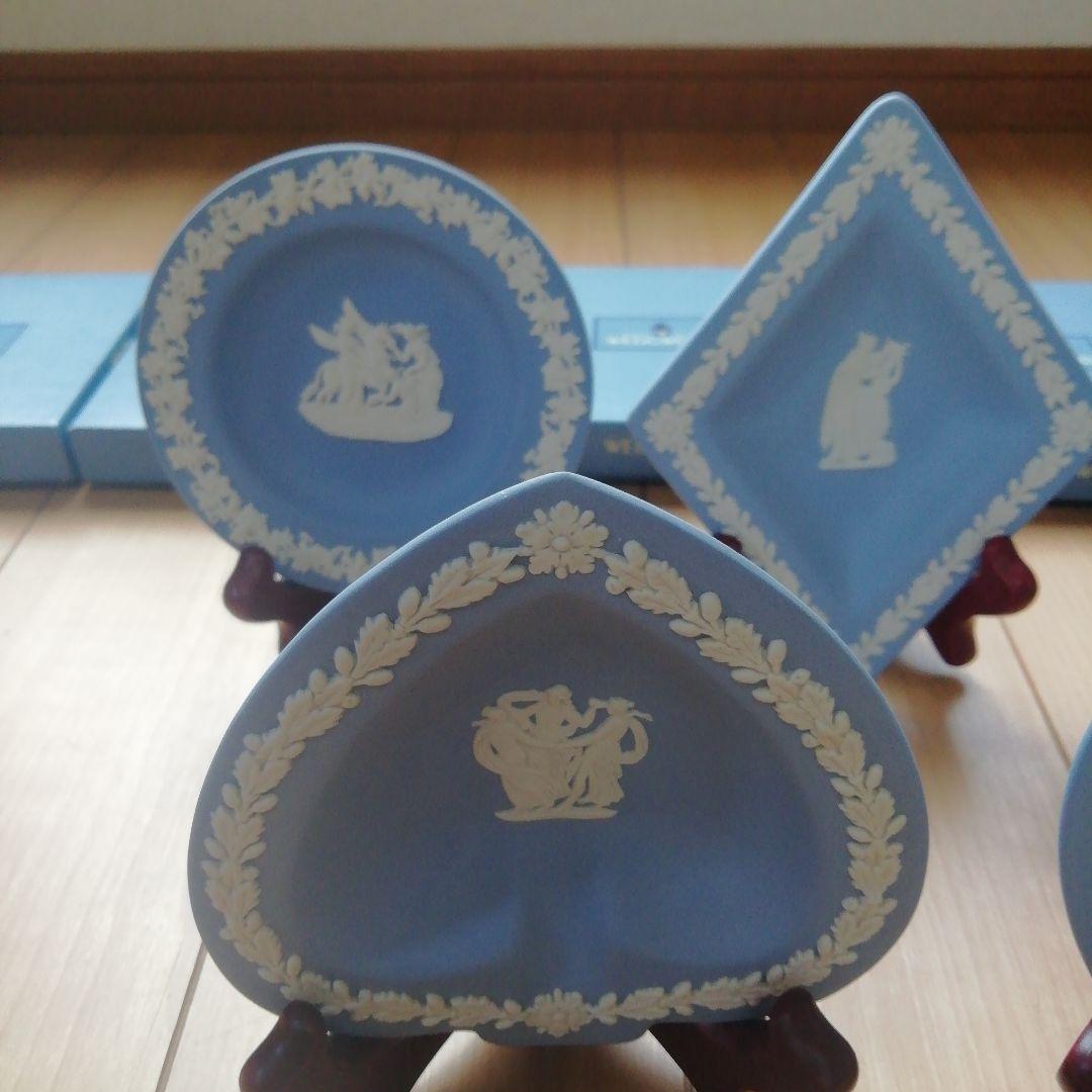 ウェッジウッド　青い陶器の置物セット 5枚