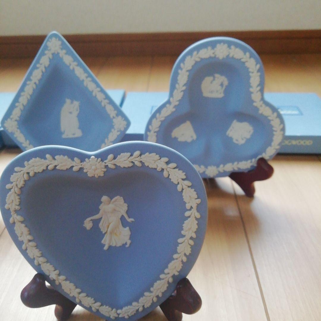 ウェッジウッド　青い陶器の置物セット 5枚