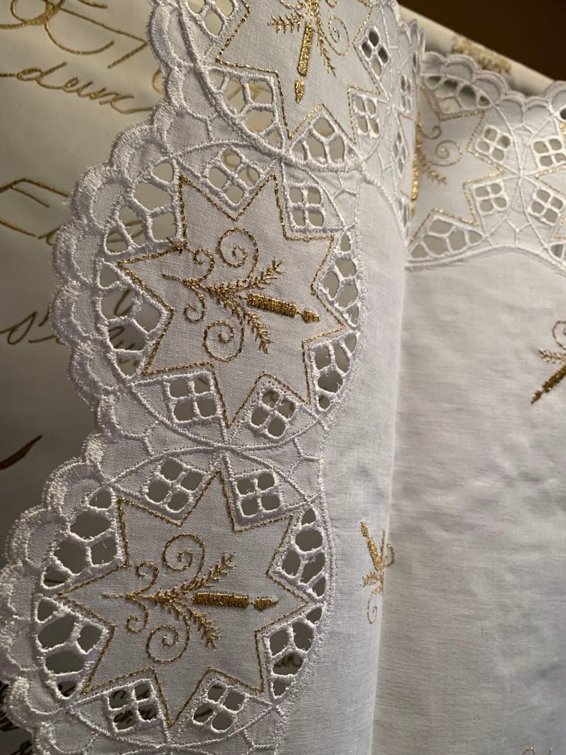 オーストリア製　ザルツブルグ　未使用品のクリスマステーブルクロス！素敵過ぎます！