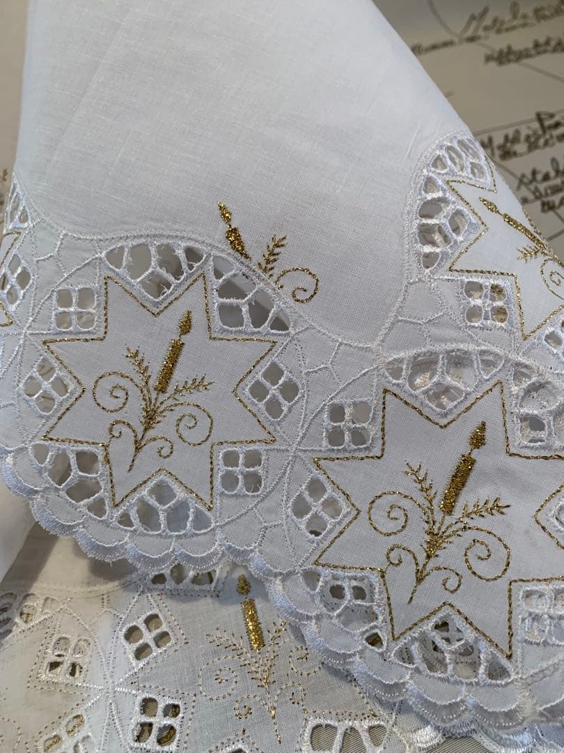 オーストリア製　ザルツブルグ　未使用品のクリスマステーブルクロス！素敵過ぎます！