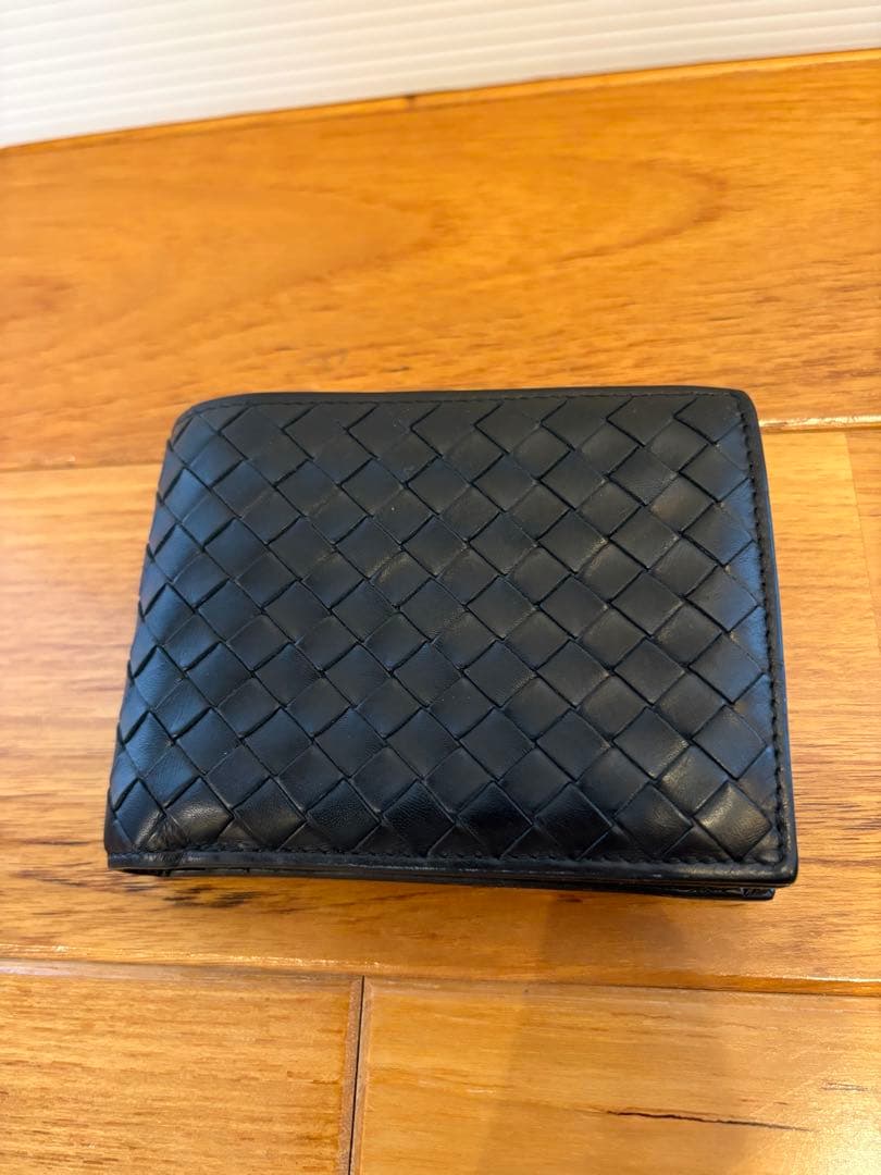 BOTTEGAVENETA ボッテガヴェネタ　二つ折り財布　黒　レザー