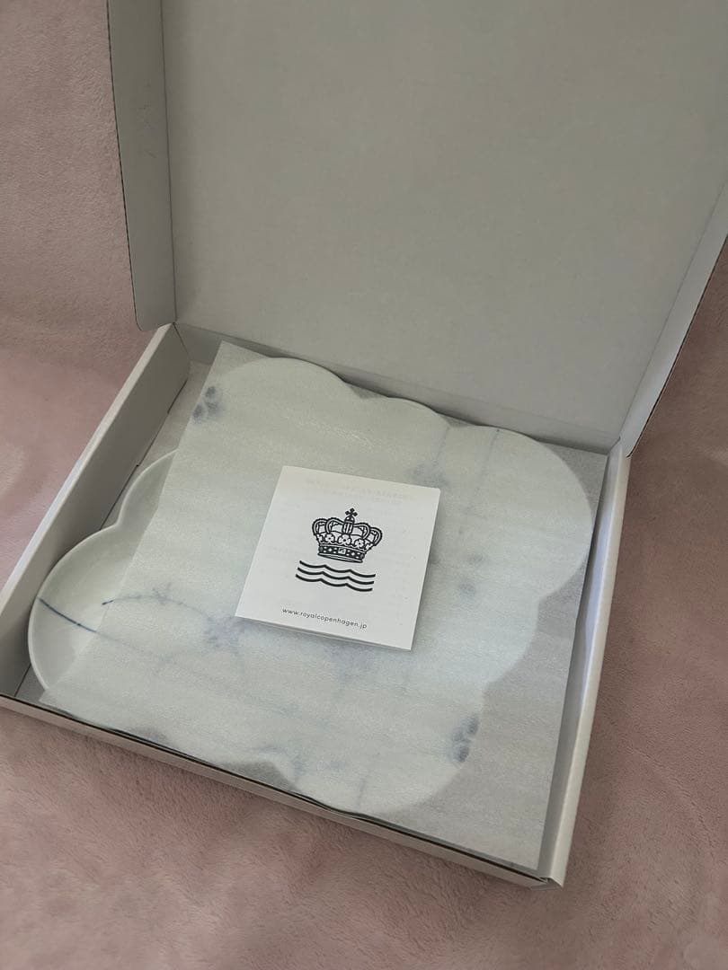   四葉型皿 花柄 箱付き