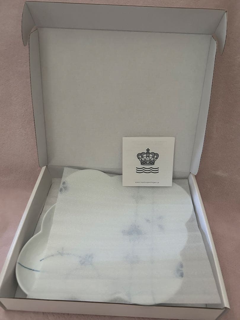   四葉型皿 花柄 箱付き