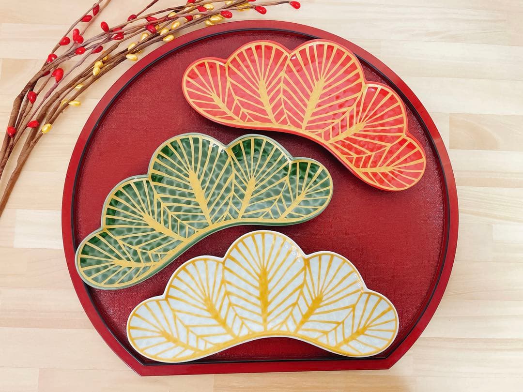 有田焼　幸楽窯　錦金松葉形前菜皿　茶緑金　白金　赤金　3点セット