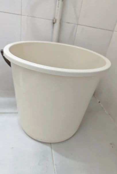 ホワイト プラスチック 保存容器 円形