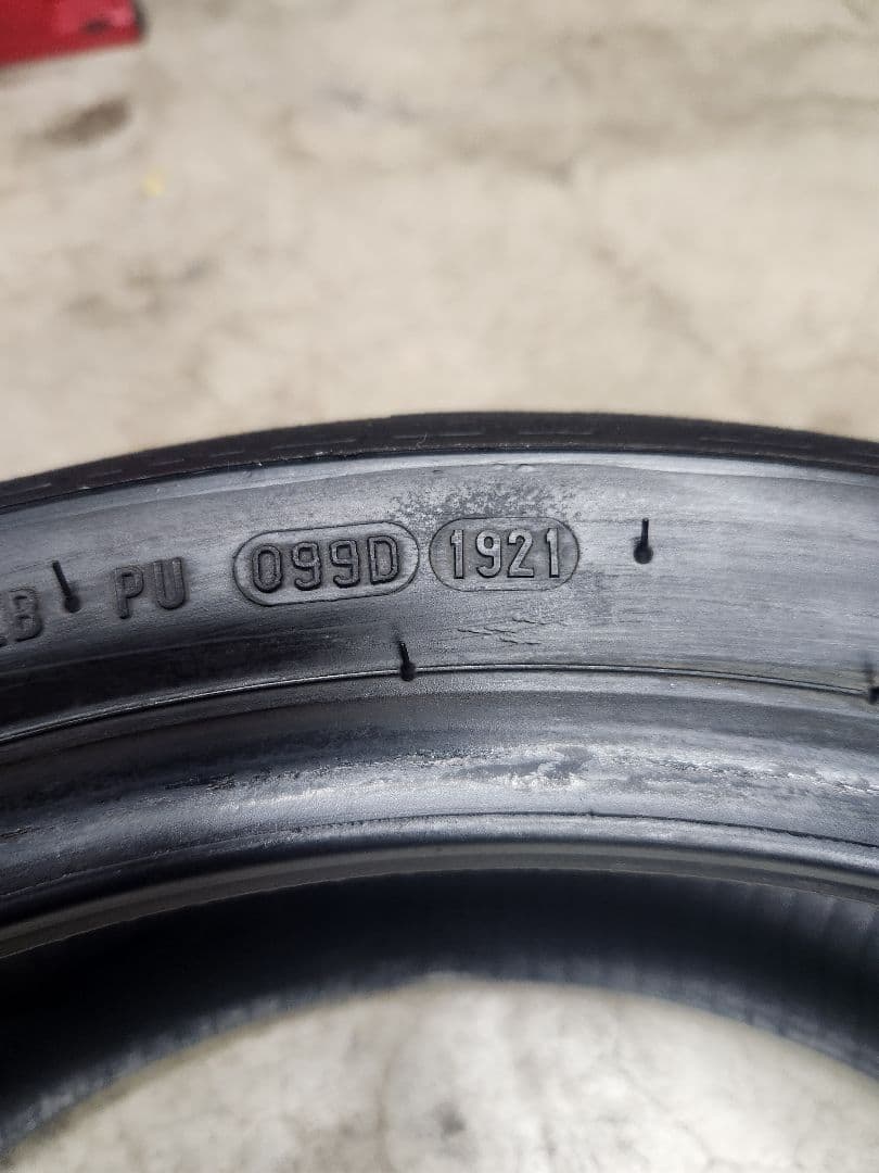 ピレリ　スーパーコルサ　前後