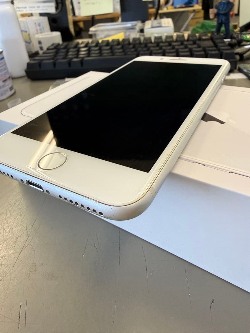 Apple iPhone 8 Plus シルバー 256GBバッテリー100%