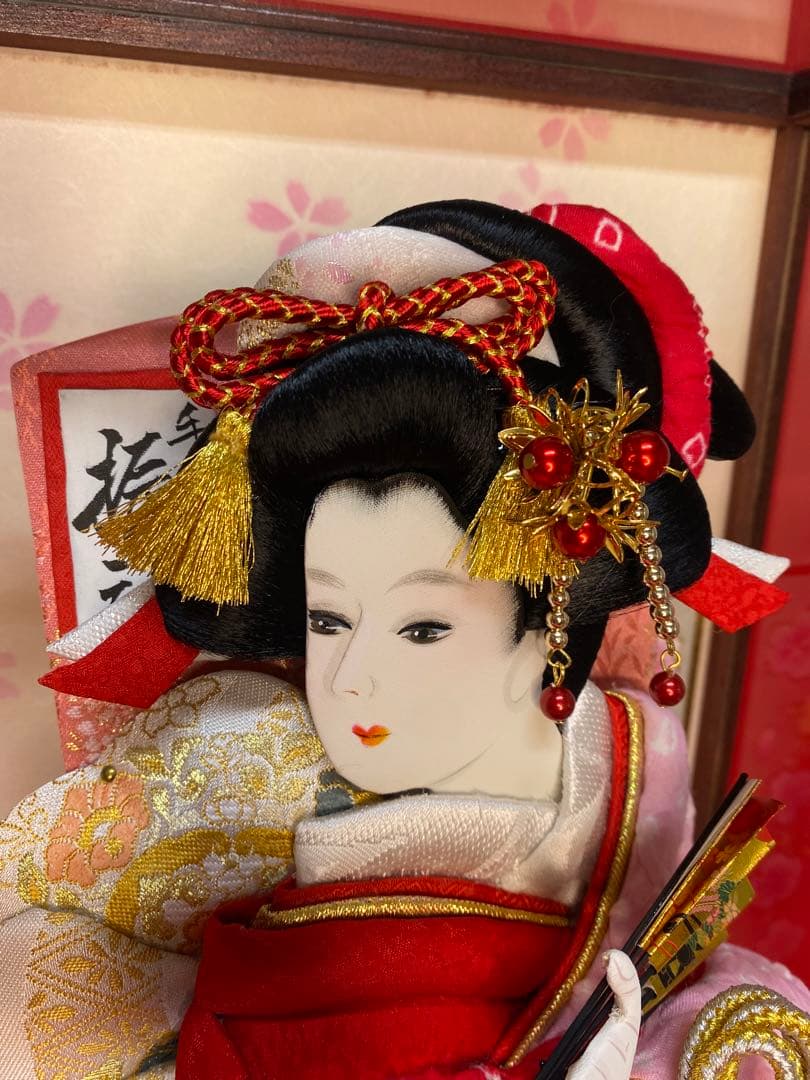 羽子板　立体振袖　ガラスケース１３号・サイズ間口約２９×奥行約２４×高さ約５５㎝