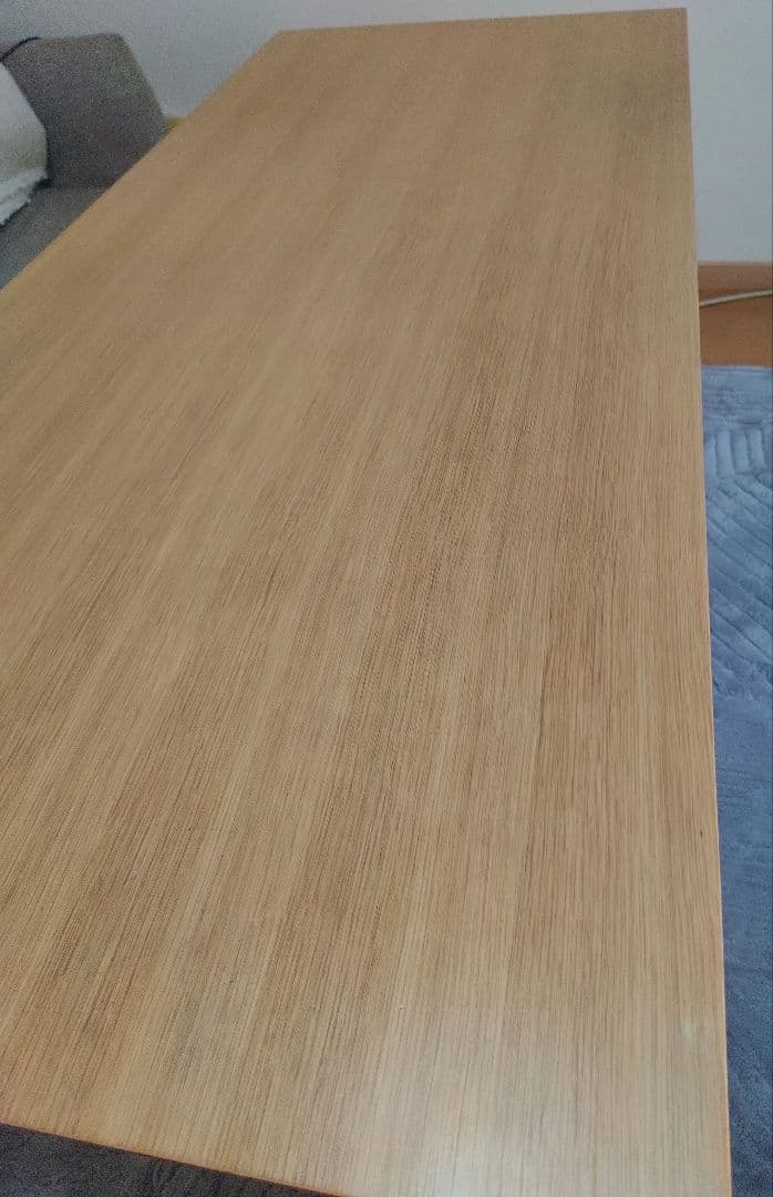 リビングでもダイニングでもつかえるテーブル・１幅１５０×奥行６５×高さ６０ｃｍ