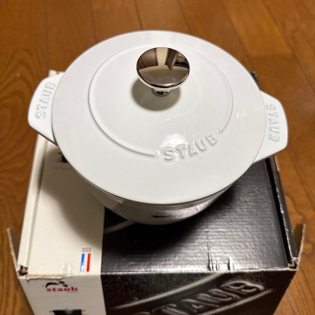 ストウブ ラ・ココット de GOHAN Mサイズ　ホワイト