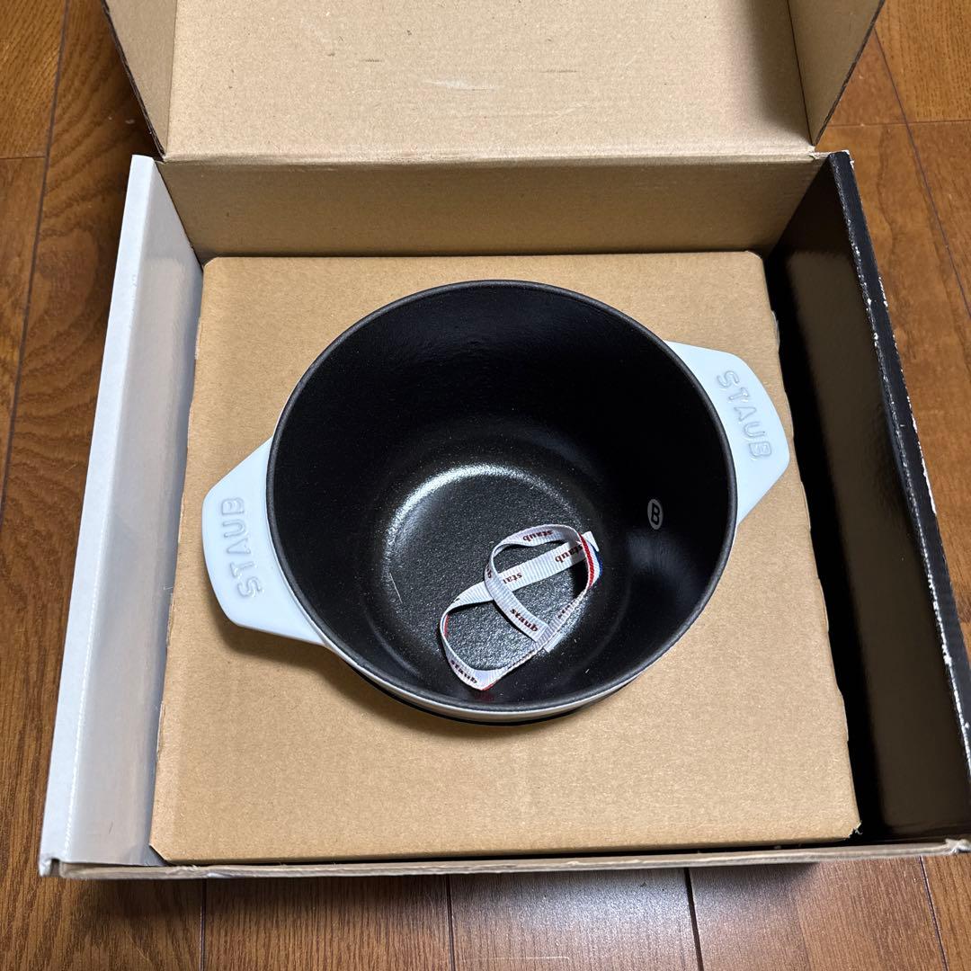 ストウブ ラ・ココット de GOHAN Mサイズ　ホワイト