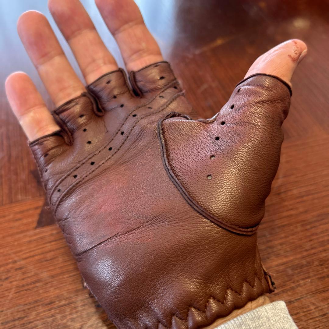 デンツ　ドライビンググローブ　指なし