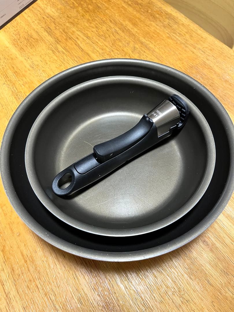 SURUTTOフライパンセット　20cm &24cm深型