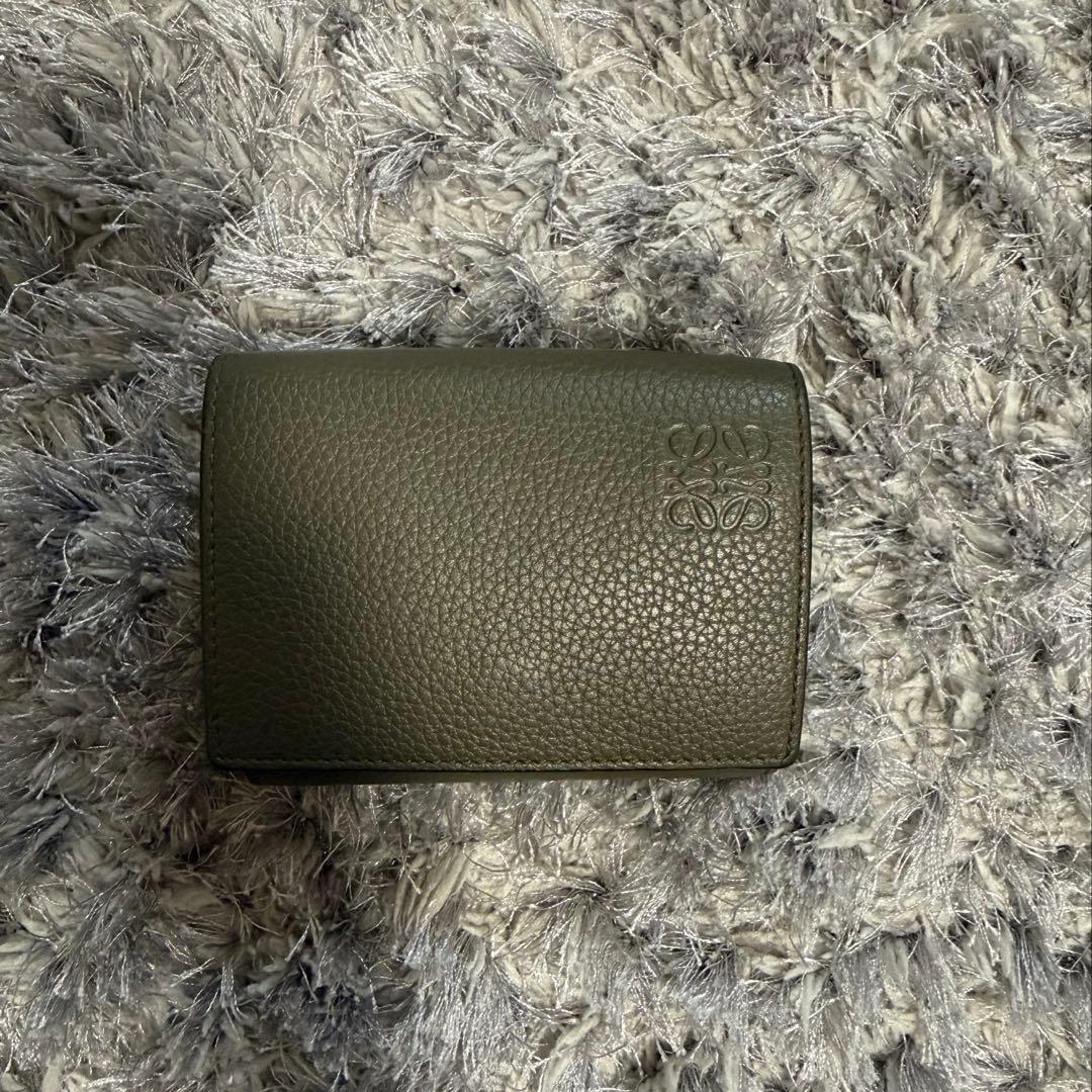 LOEWE 財布　カーキ　三つ折り　ロエベ
