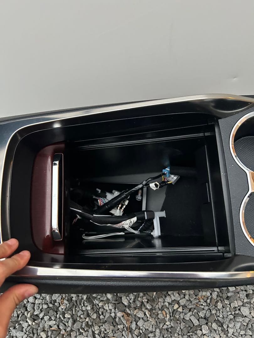 30アルファードセンターコンソール ブラック 2カップホルダー