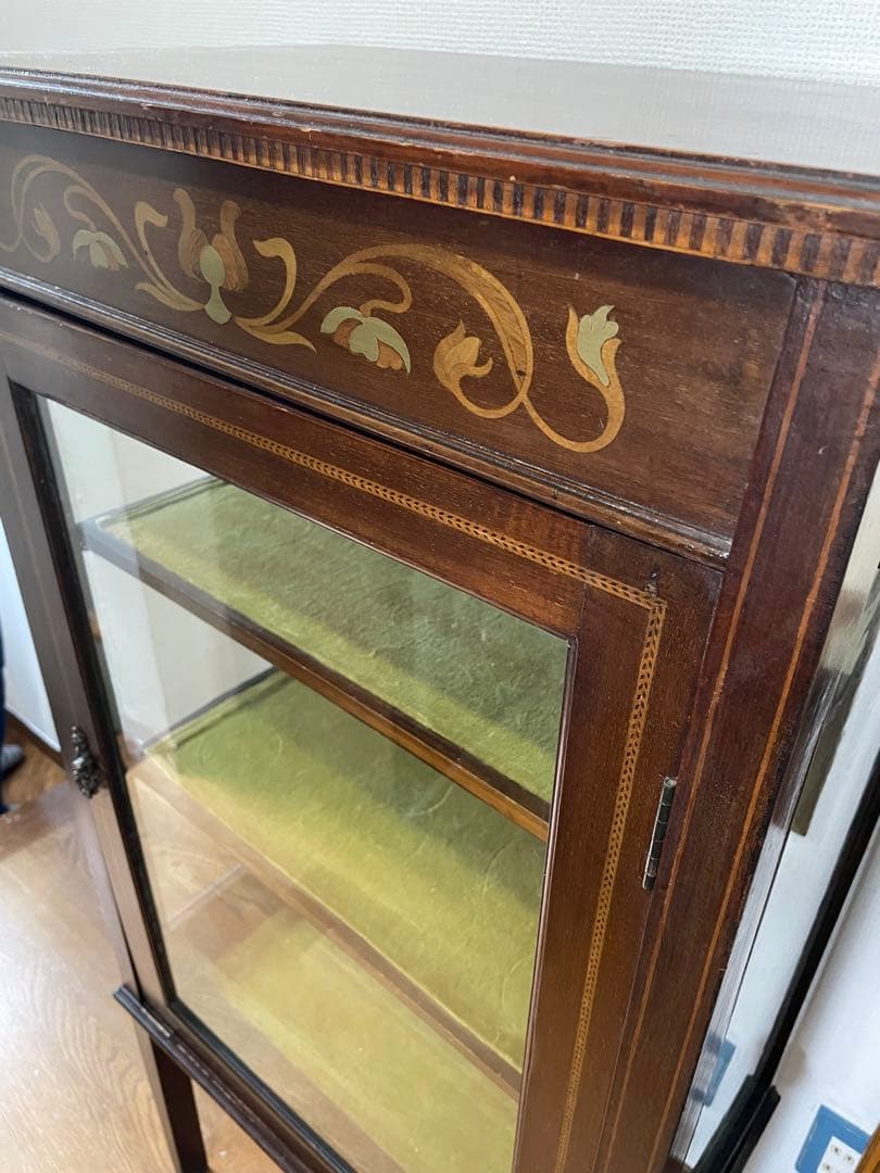 イギリスアンティーク　マホガニー ガラスキャビネット