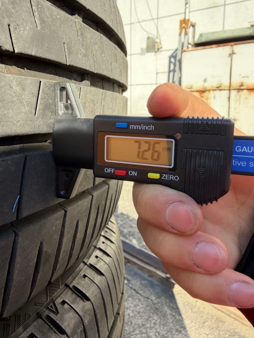 値下げ！23年製 ダンロップ 235/50R18 バリ溝 4本