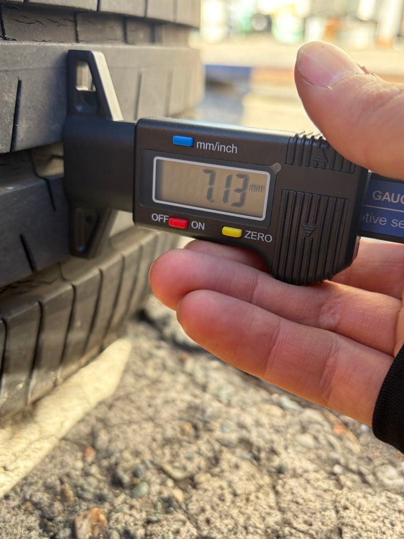 値下げ！23年製 ダンロップ 235/50R18 バリ溝 4本