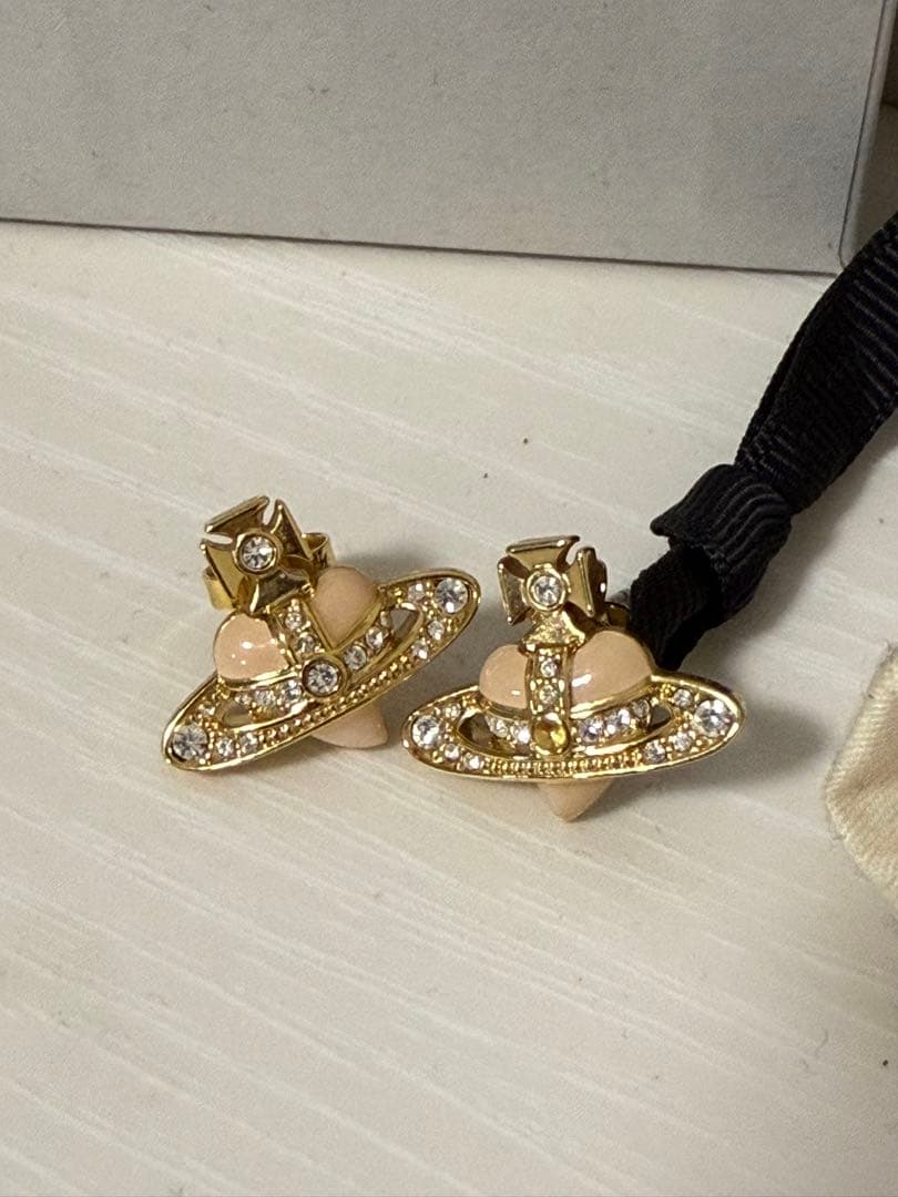 Vivienne Westwood ビビアンウエストウッド　ピアス
