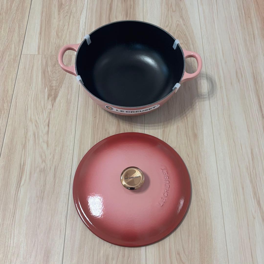 【新品未使用】ルクルーゼ　マルミット　鍋　22cm ベリー　両手鍋　BERRY